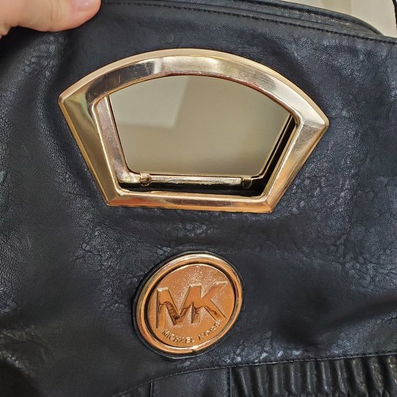 Michael Kors Large Black Fold over Purse gold LOGO hardware quilted body - Picture 4 of 11